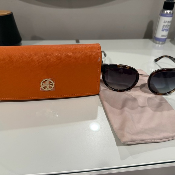 Tory Burch Tortoise Shell Sunglasses with Orange Case - Picture 4 of 4